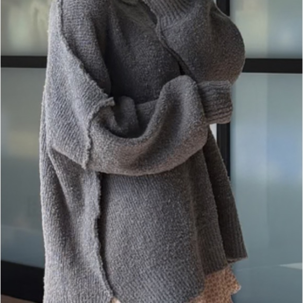 TALULAH Cozy Chunky Cowl-Neck Sweater in Charcoal Gray